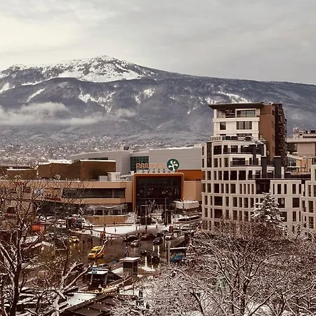 Spacious With A Mountain View, Big Balcony And Parking Apartamento *
