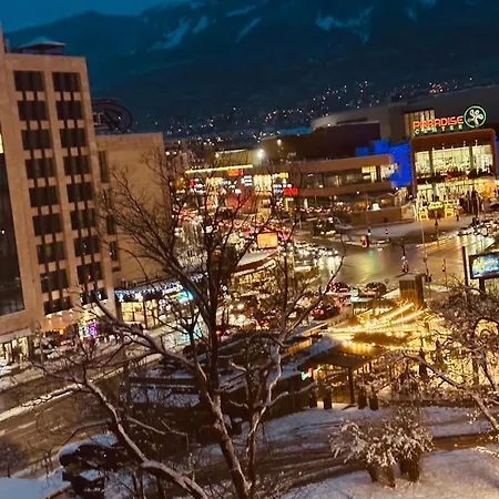Spacious With A Mountain View, Big Balcony And Parking Apartament