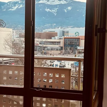 Spacious With A Mountain View, Big Balcony And Parking Apartamento Sofía