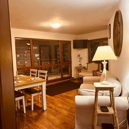 Spacious With A Mountain View, Big Balcony And Parking Lägenhet Sofia