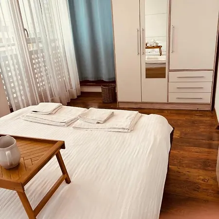 Lägenhet Spacious With A Mountain View, Big Balcony And Parking Sofia