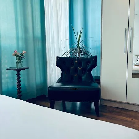 Spacious With A Mountain View, Big Balcony And Parking Апартаменты София