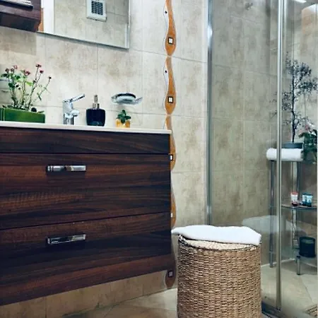 Spacious With A Mountain View, Big Balcony And Parking Apartment *