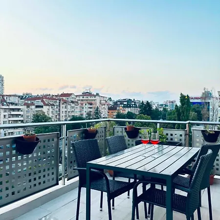Апартаменты Spacious With A Mountain View, Big Balcony And Parking