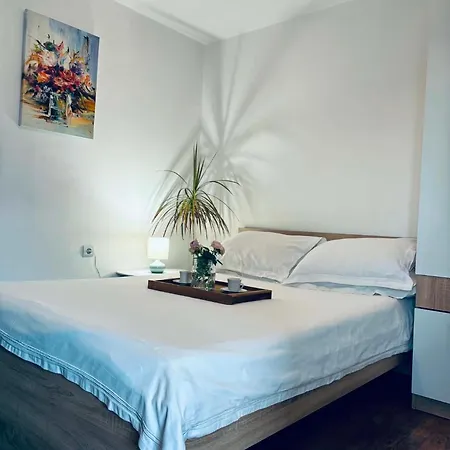 Spacious With A Mountain View, Big Balcony And Parking Apartment *