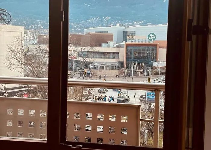 Spacious With A Mountain View, Big Balcony And Parking Lejlighed Sofia